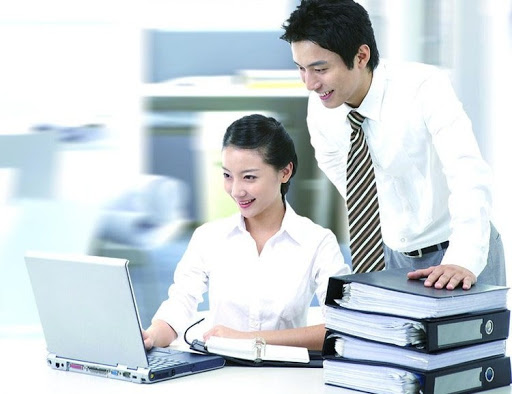 Trưởng ph&ograve;ng nh&acirc;n sự l&agrave; cầu nối giữa Ban Gi&aacute;m đốc v&agrave; nh&acirc;n vi&ecirc;n