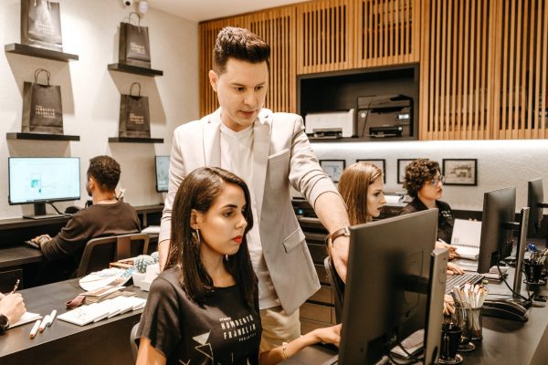 Đừng để mắc sai lầm trong cách đối xử với cấp dưới