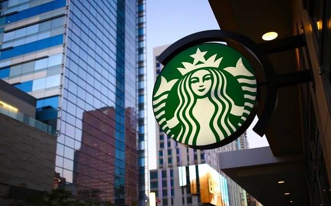 Starbucks hỗ trợ nh&acirc;n vi&ecirc;n học ph&iacute; đại học