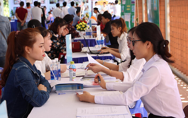 cách tuyển dụng hiệu quả tốt nhất Kết hợp với trung tâm nghề nghiệp để tuyển dụng