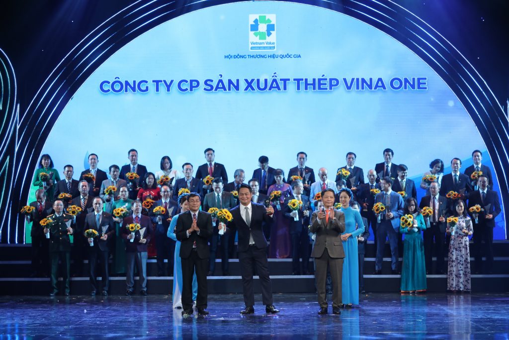 Th&eacute;p Vina One l&agrave; một trong những c&ocirc;ng ty T&ocirc;n &ndash; Th&eacute;p c&oacute; tốc độ tăng trưởng nhanh v&agrave; ổn định nhất hiện nay tại Việt Nam