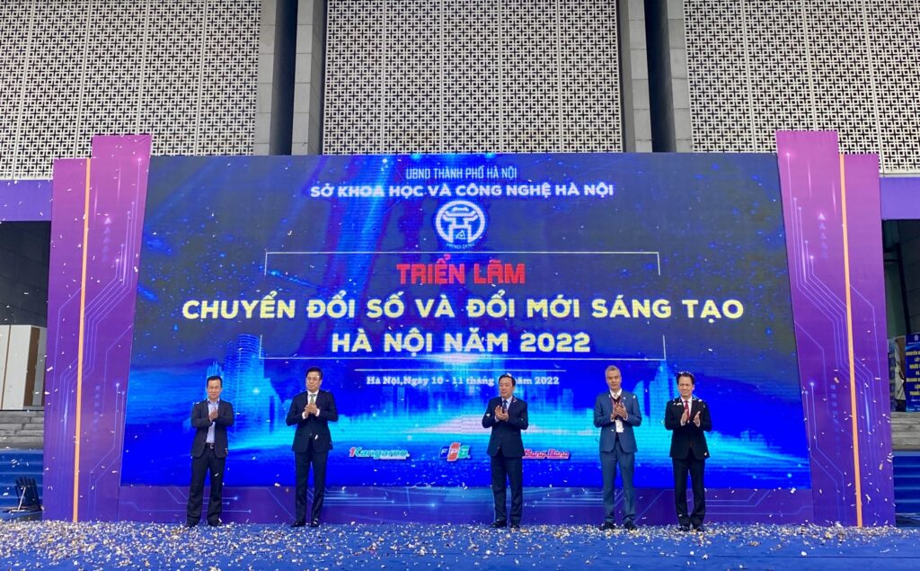 Lễ khai mạc Triển lãm chuyển đổi số và đổi mới sáng tạo Hà Nội 2022 được diễn ra long trọng