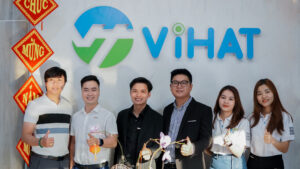 Ảnh chụp tập thể tại lễ k&iacute; kết của VIHAT GROUP v&agrave; 1OFFICE