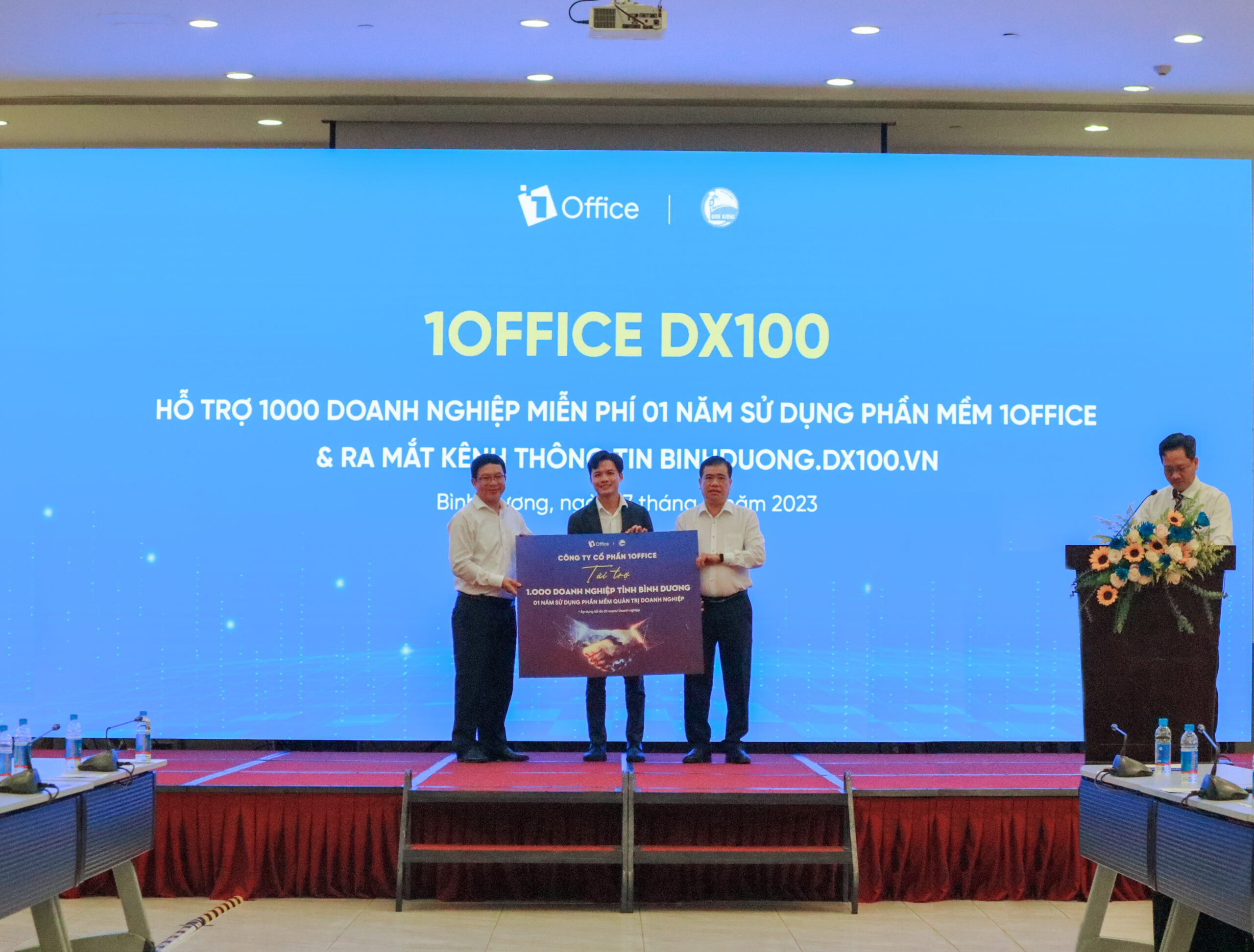 so-tt-tt-hop-tac-cung-1office-thuc-hien-du-an-dx100-ho-tro-1000-doanh-nghiep-tinh-binh-duong-chuyen-doi-so-toan-dien