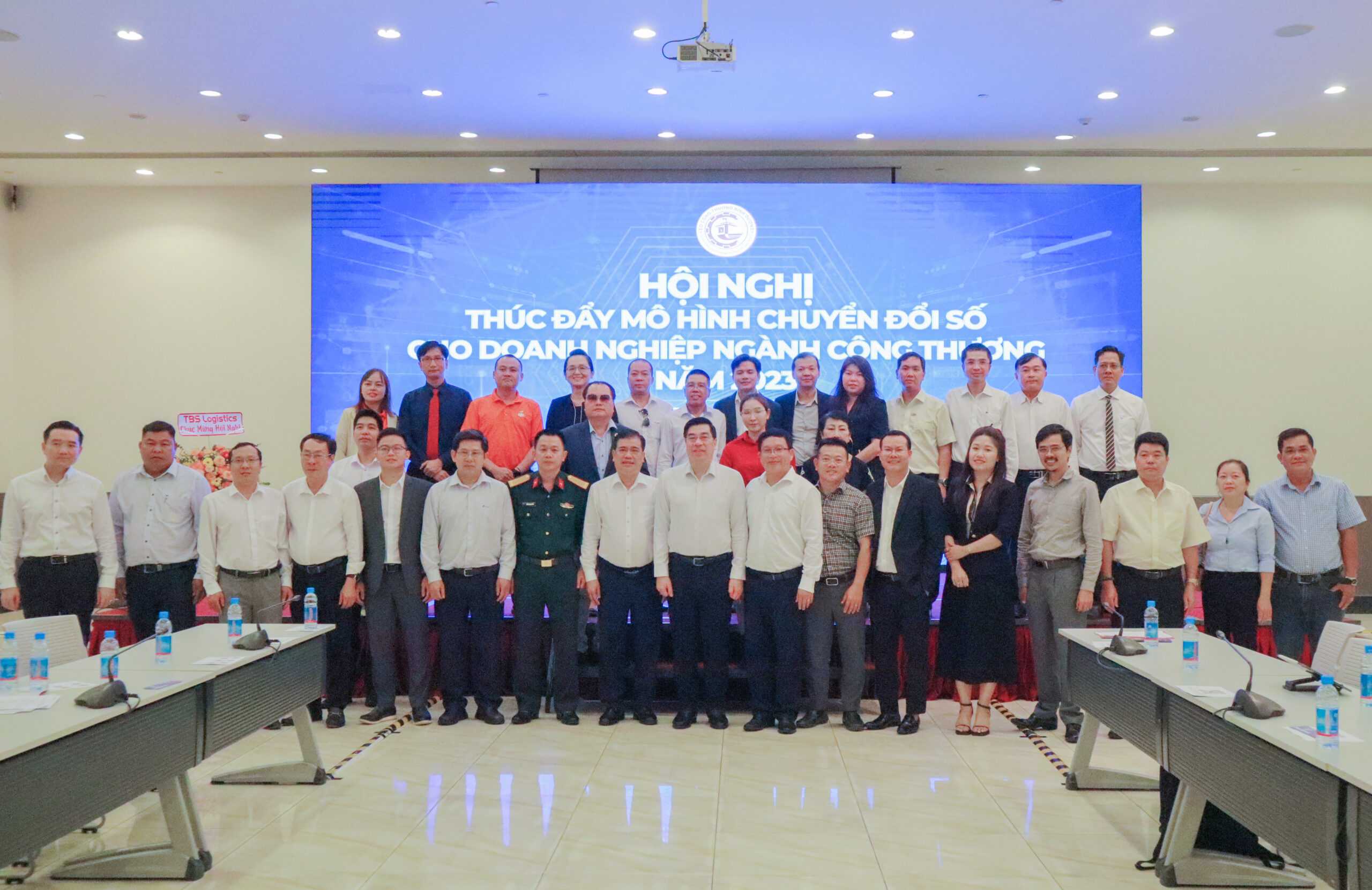 1office-tham-gia-hoi-nghi-thuc-day-mo-hinh-chuyen-doi-so-nganh-cong-thuong-2023