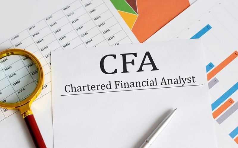 Việt Nam c&oacute; bao nhi&ecirc;u người c&oacute; chứng chỉ CFA?