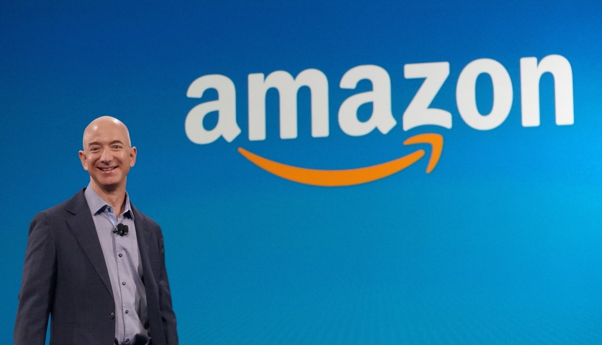 Lịch sử ph&aacute;t triển của Amazon: Từ cửa h&agrave;ng b&aacute;n s&aacute;ch trở th&agrave;nh đế chế b&aacute;n lẻ to&agrave;n cầu