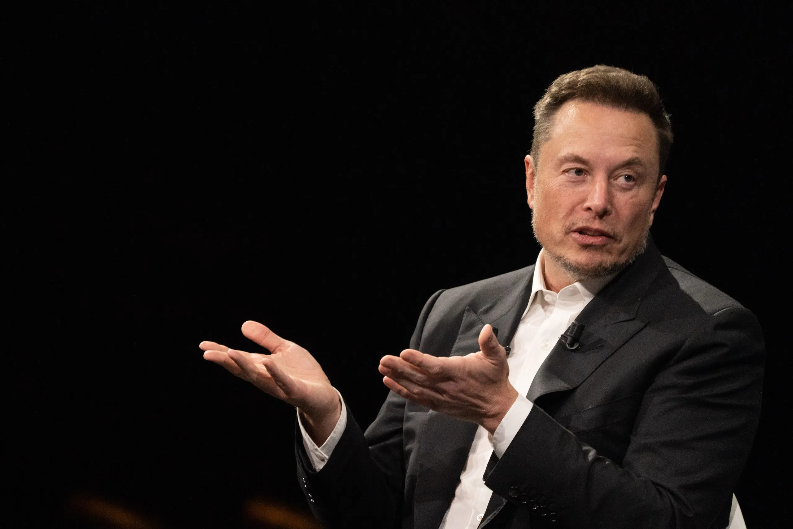 V&iacute; dụ l&atilde;nh đạo chuyển đổi - Elon Musk