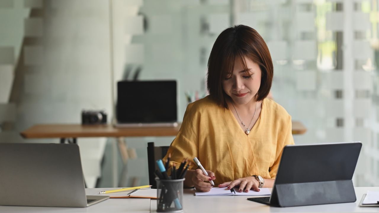 Li&ecirc;n hệ giữa đ&aacute;nh gi&aacute; thử việc v&agrave; chiến lược giữ ch&acirc;n nh&acirc;n t&agrave;i