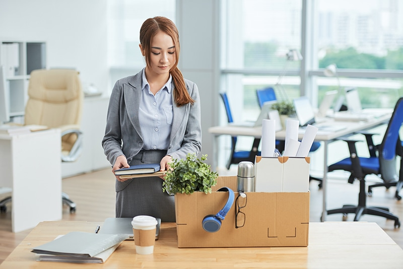 Tổ chức b&agrave;n giao c&ocirc;ng việc v&agrave; t&agrave;i sản
