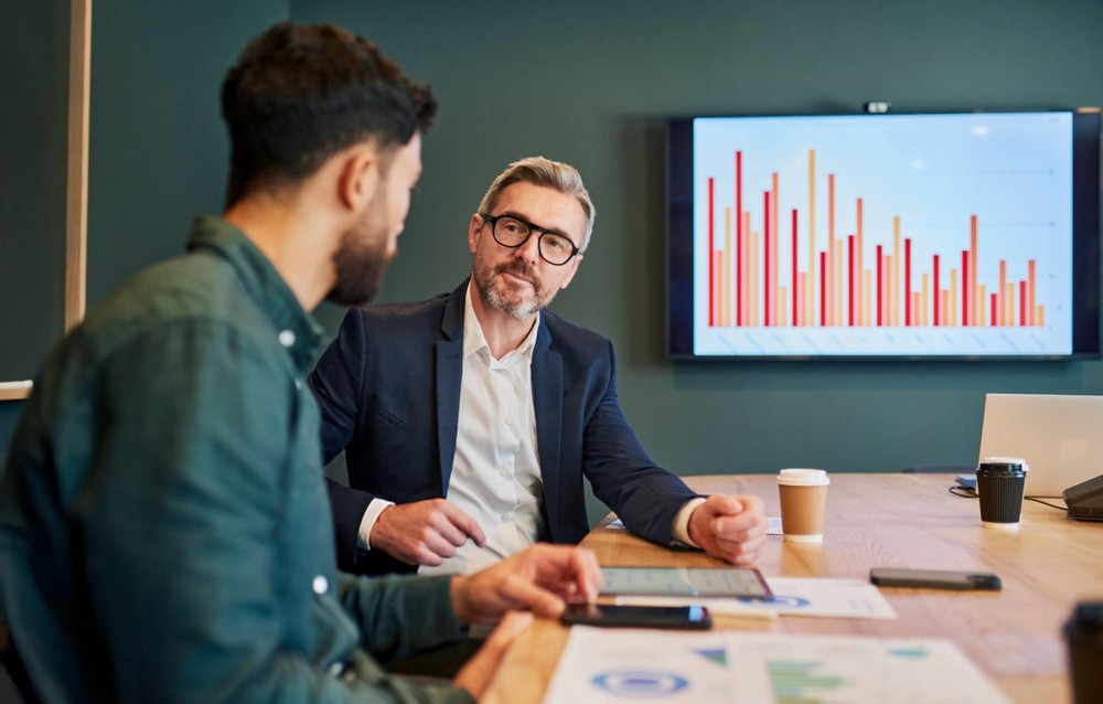 Sale B2B ch&iacute;nh l&agrave; người sẽ đ&agrave;m ph&aacute;n v&agrave; k&yacute; kết hợp đồng với kh&aacute;ch h&agrave;ng